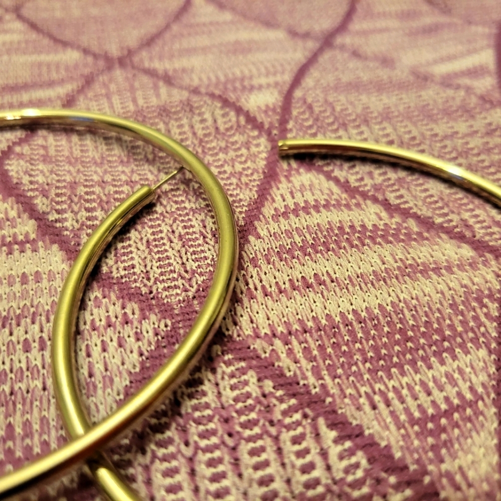 Large hoops. Gold. - Picture 2 of 5